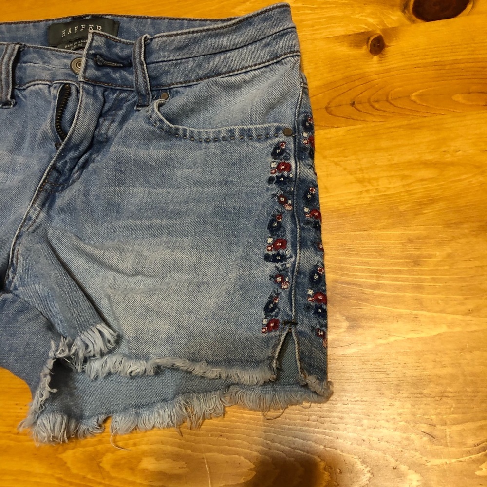 Shorts - Picture 4 of 5